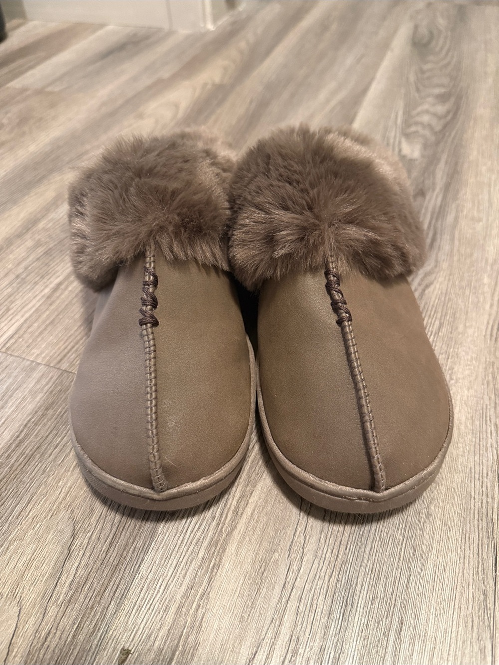 LC Lauren Conrad Taupe Faux-Fur Trim Slip-On Slippers size 7-8
